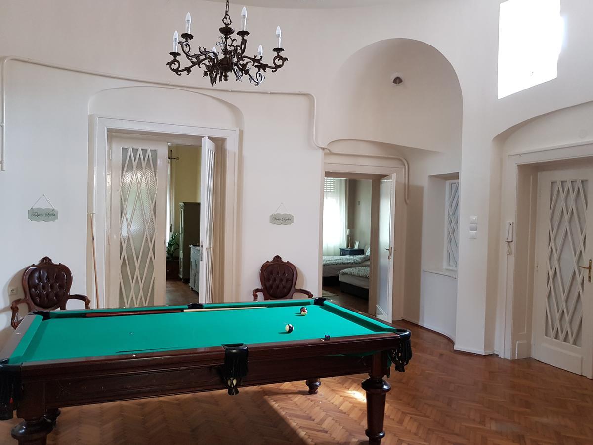 Tulipan Villa Panzio Солнок Екстериор снимка