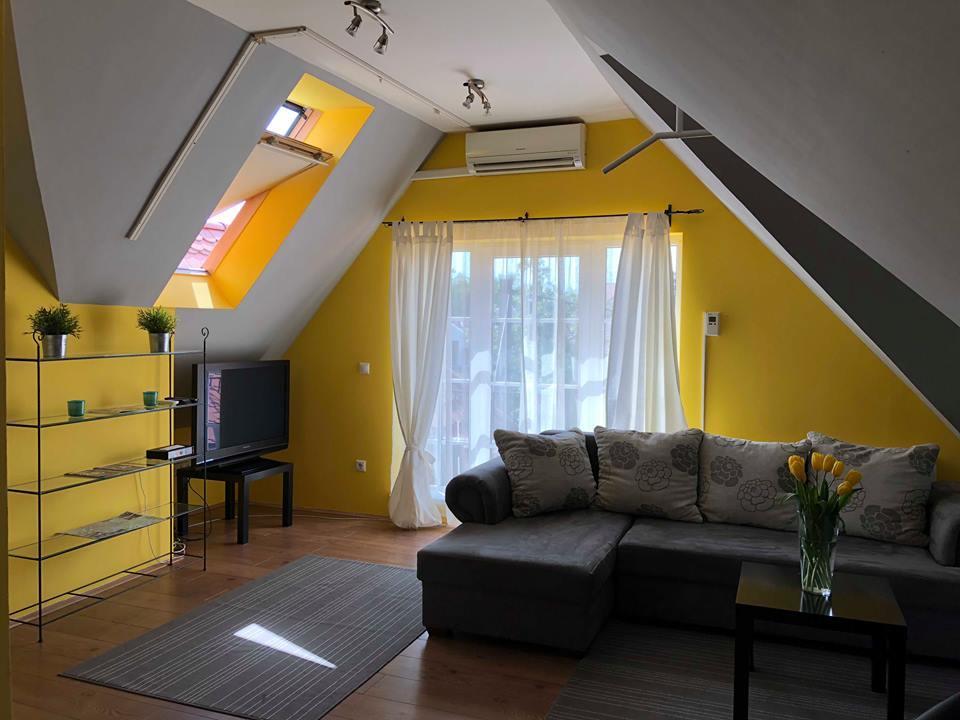 Tulipan Villa Panzio Солнок Екстериор снимка