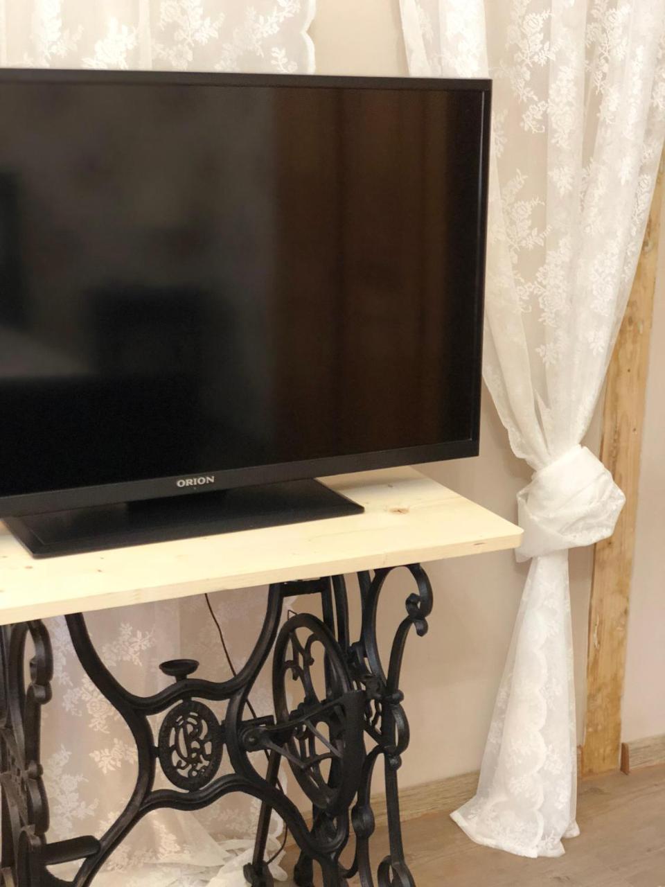 Tulipan Villa Panzio Солнок Екстериор снимка